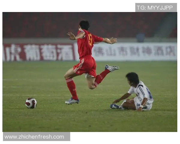 踢足球的各个位置解析及其在比赛中的重要性与角色分配 踢足球的各个位置解析及其在比赛中的重要性与角色分配